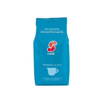 Esse Decaffeinato kavos pupelės be kofeino 500 g. plastikinėje pakuotėje.